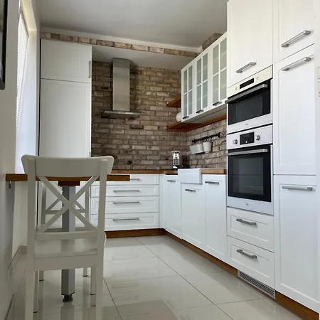 Cozy Next To The Center * 特尔纳瓦