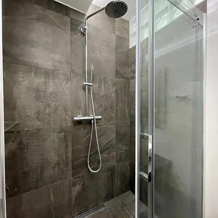 Cozy Next To The Center Apartment *