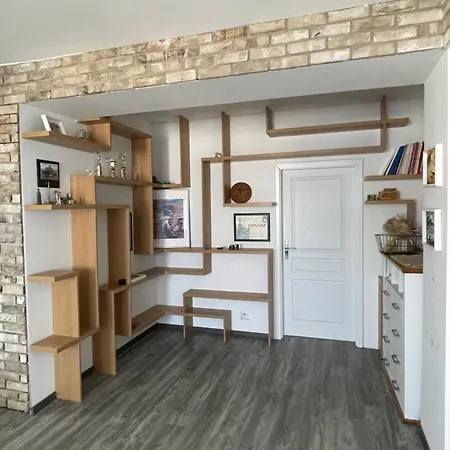 Cozy Next To The Center Apartment *