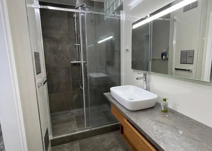 Cozy Next To The Center * 特尔纳瓦