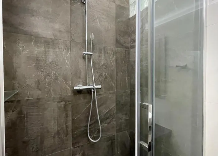 Cozy Next To The Center 公寓 *